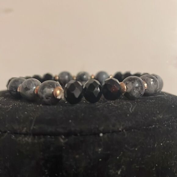 8” stackable stretch bracelet w/9 gray marble 12 black beads & gold beads each - Picture 2 of 9